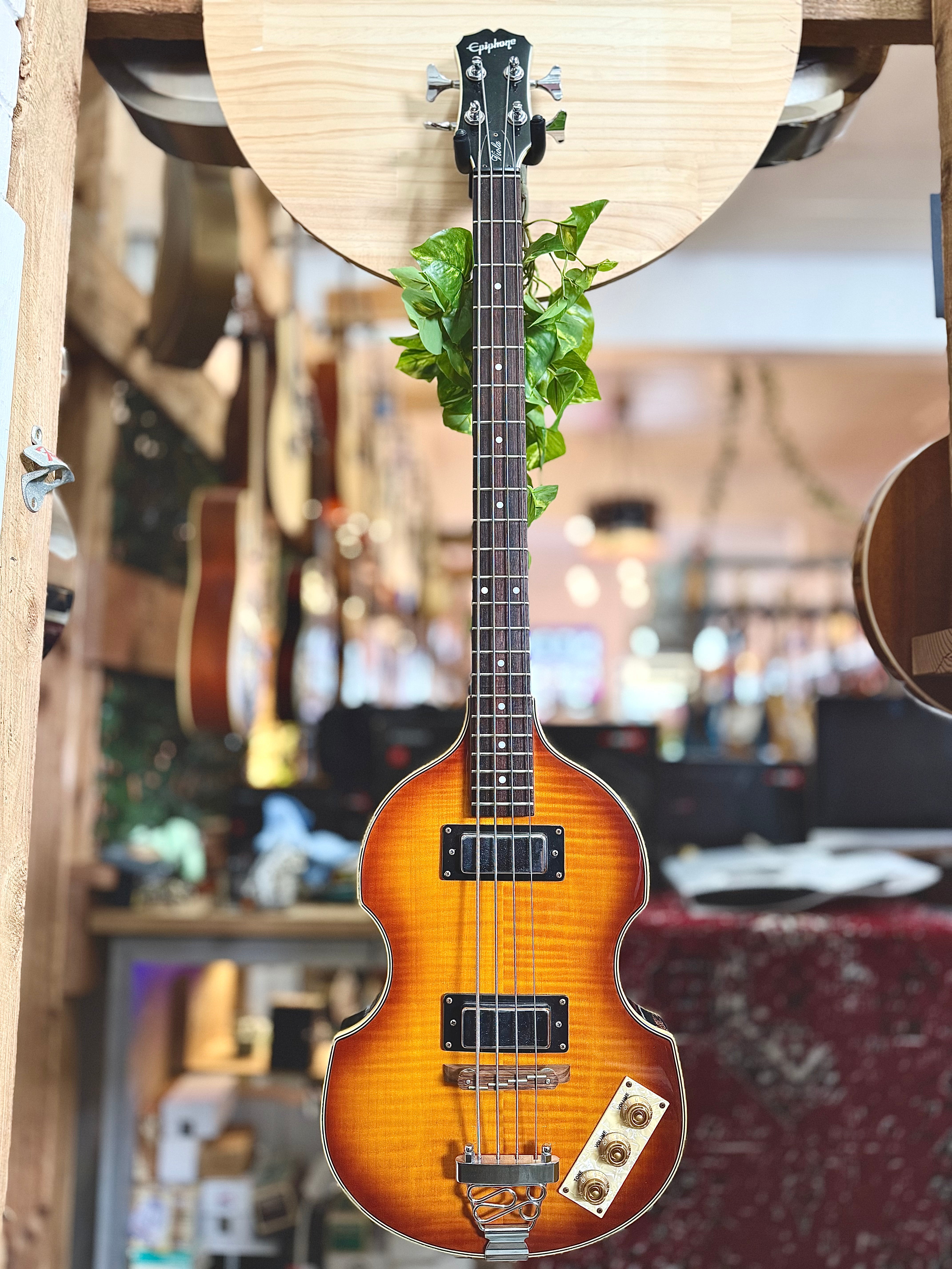 Epiphone | Viola | 4 String Bass | Sunburst | Pre-Loved Epiphone | Viola | 4 String Bass | Sunburst | Pre-Loved